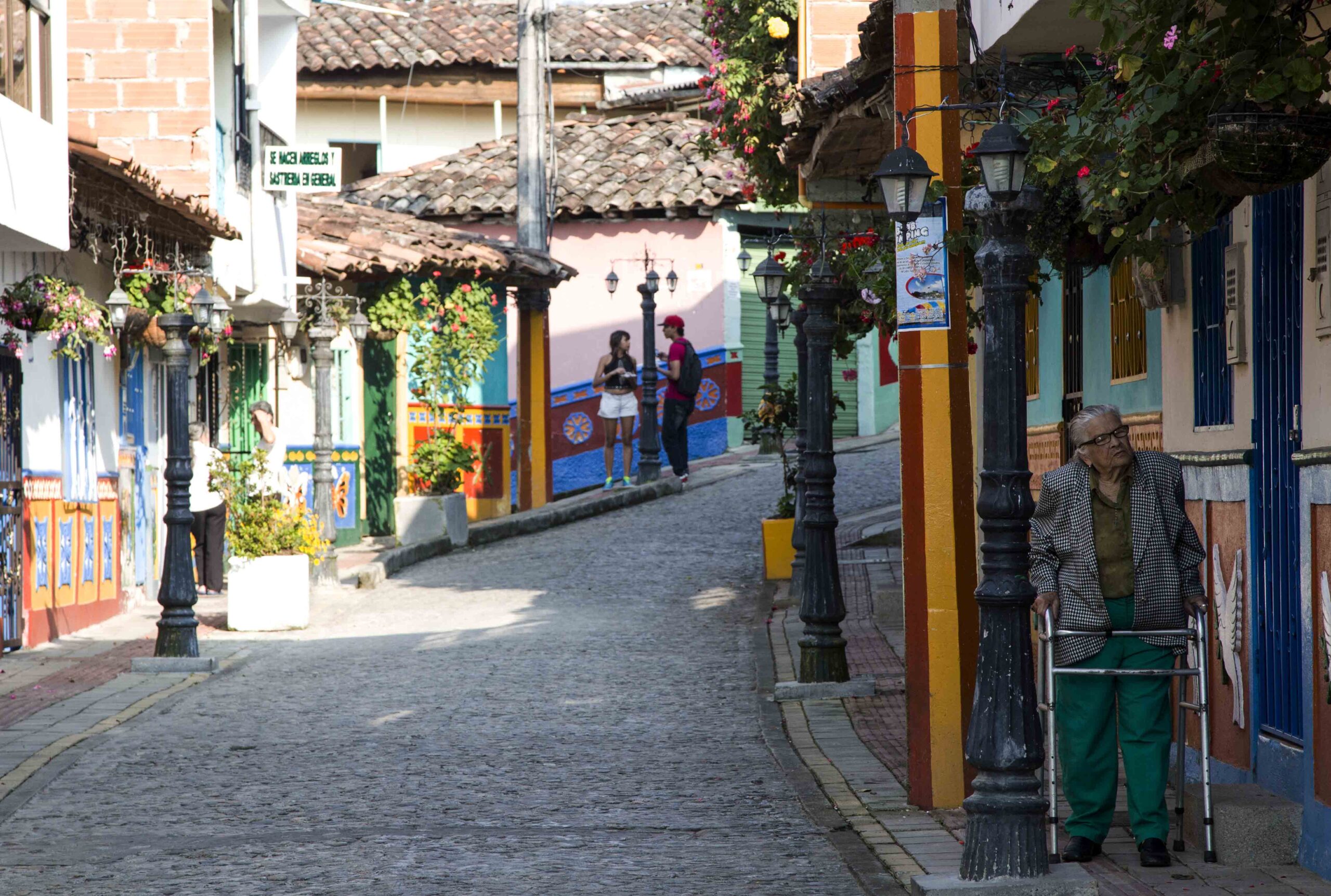 Guatape, colombia, nomadarte, vanlife