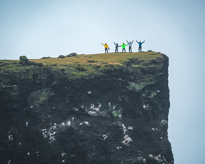 Fotografía con amigos en Valahnúkamöl en Islandia
