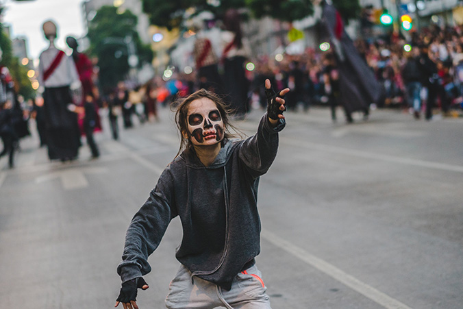 Dentro del festejo y con el paso de los años, se ha integrado el teatro como parte de la celebración y se volvió un medio para representar los sentimientos 